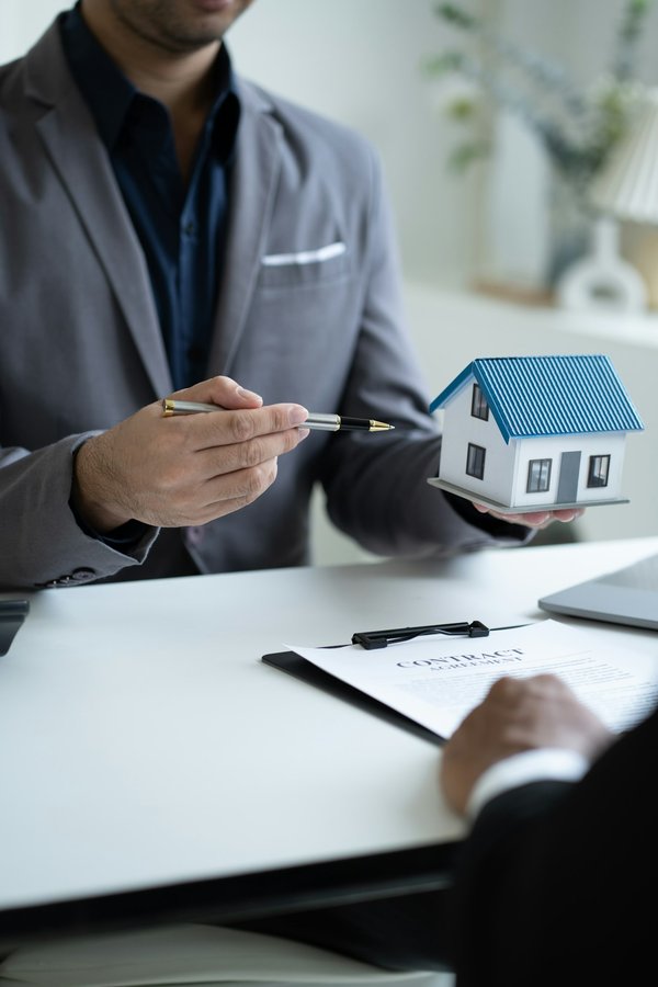 Comparatif frais de gestion locative : quelle agence choisir ?